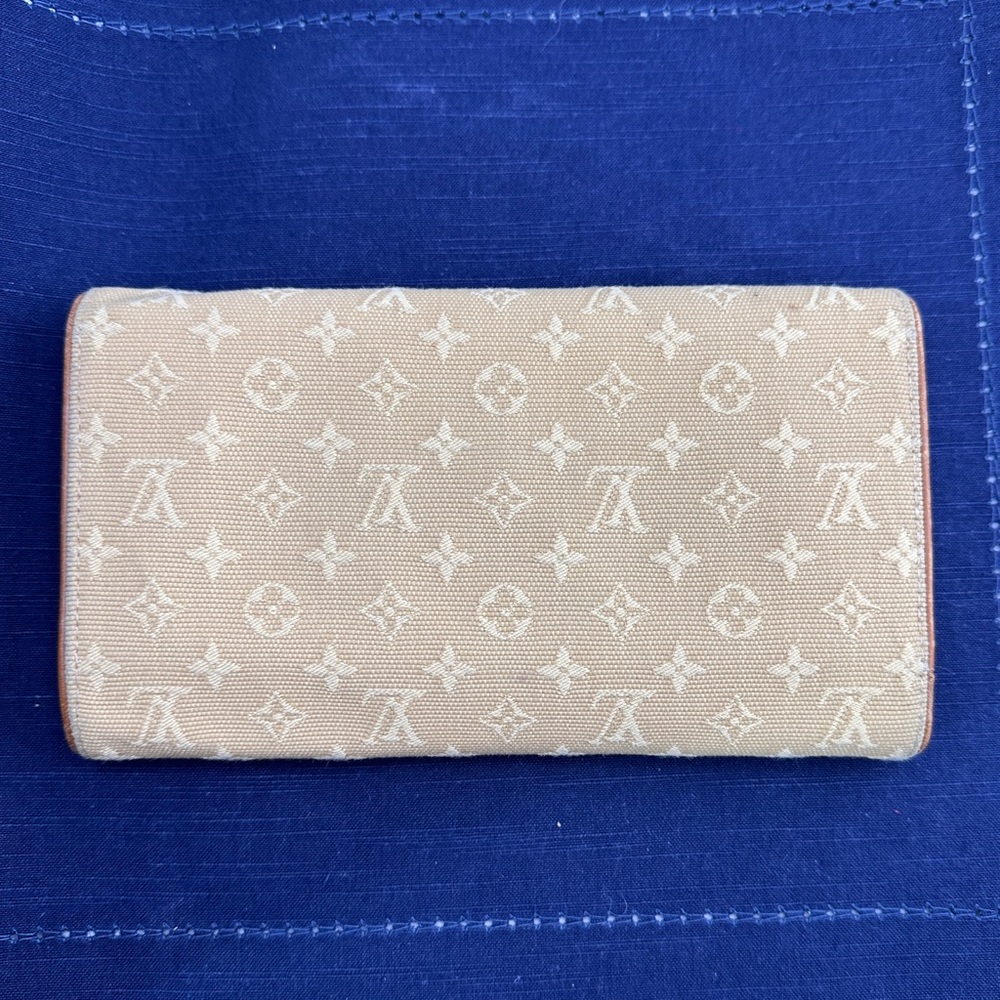 AUTHENTIC Louis Vuitton Mini Lin Sarah Wallet. Beige. - Picture 4 of 13